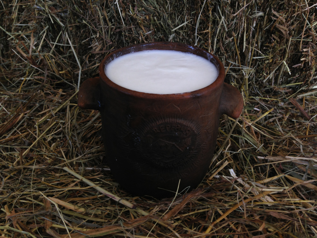  Кефир термостатный из цельного коровьего молока