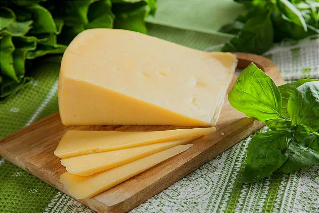  Сыр Колыбельский 45% Эконива