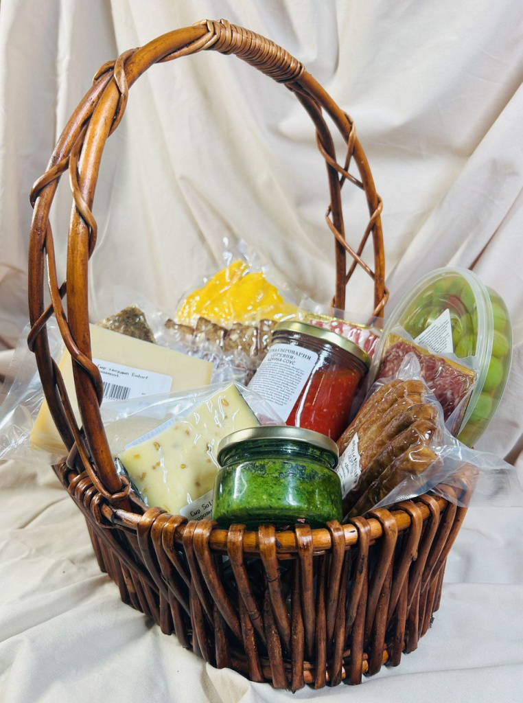  Универсальная подарочная корзина для настоящих мужчин